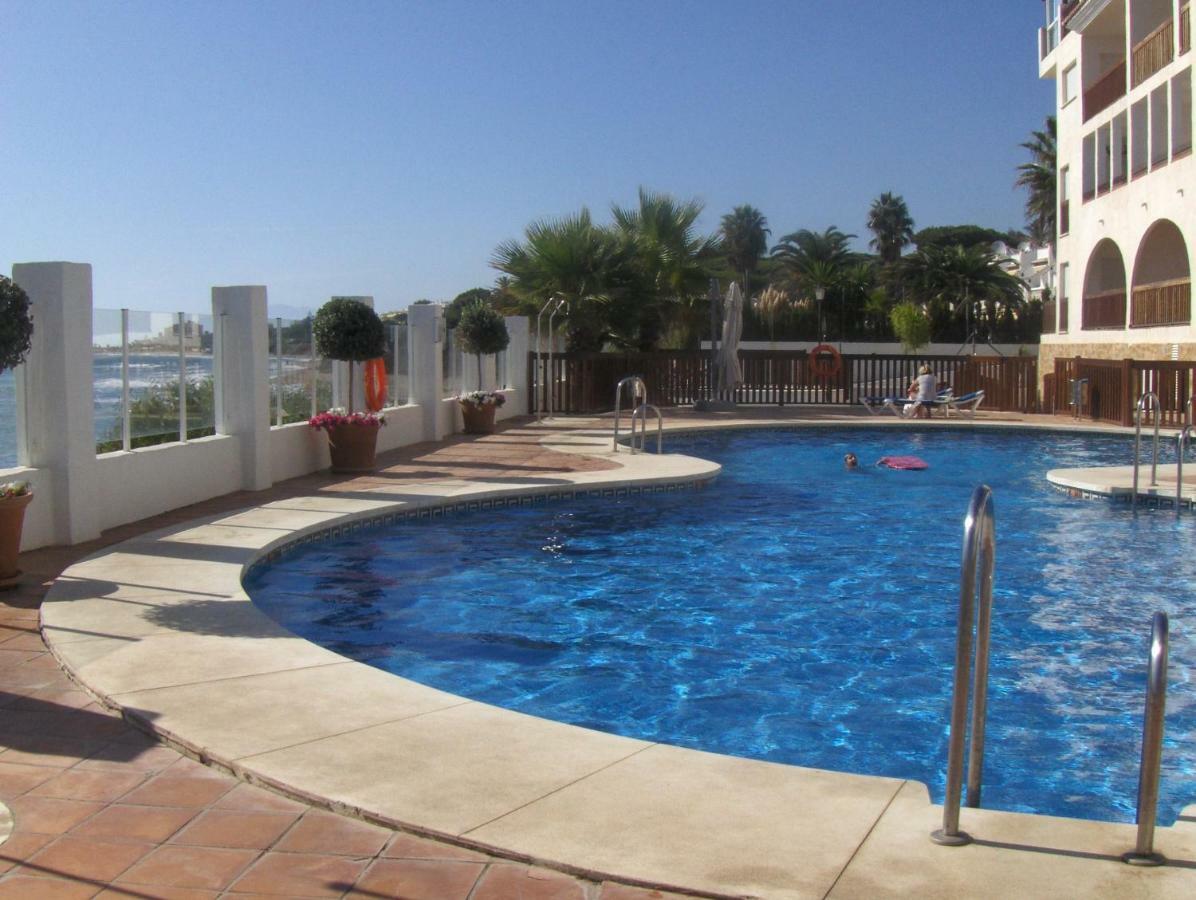 Beachfront Penthouse Apartment With Large Terrace And Breathtaking Sea Views Close To Marbella Spain Sitio de Calahonda Buitenkant foto