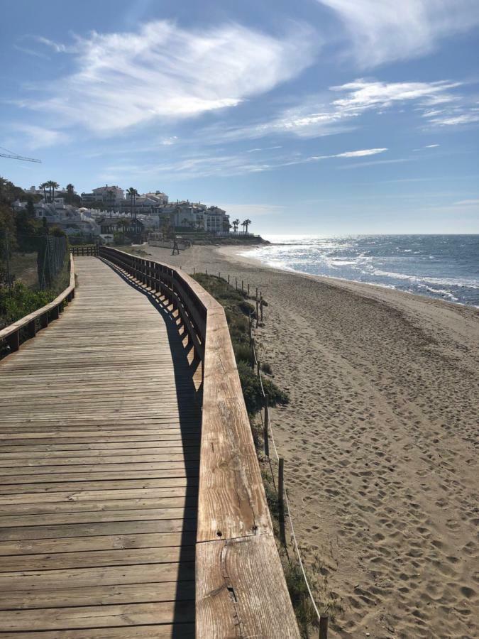 Beachfront Penthouse Apartment With Large Terrace And Breathtaking Sea Views Close To Marbella Spain Sitio de Calahonda Buitenkant foto